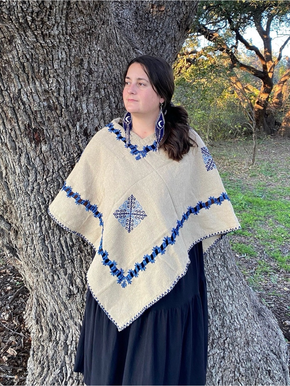 Handmade Quechquemitl Poncho Puebla Mexico Beige with Blue Embroidery